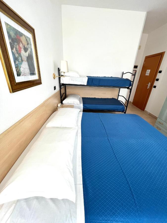 Hotel B&B Montecarlo Milano Marittima Exterior foto