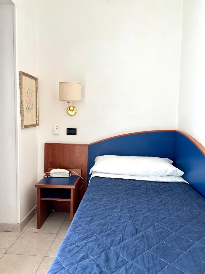 Hotel B&B Montecarlo Milano Marittima Exterior foto