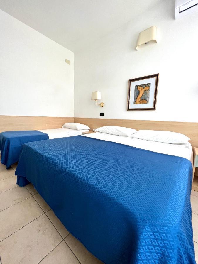 Hotel B&B Montecarlo Milano Marittima Exterior foto