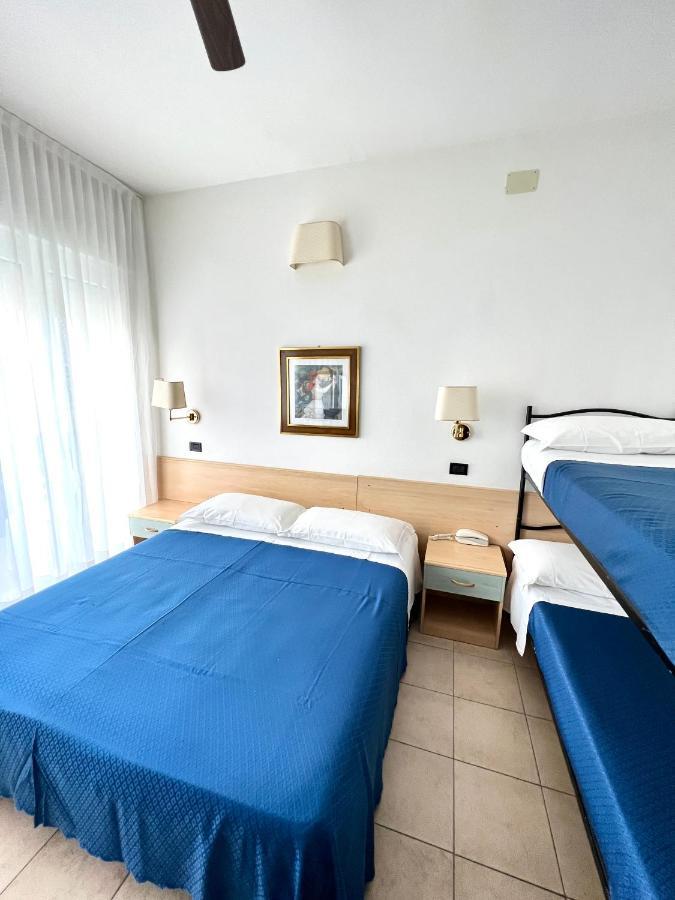 Hotel B&B Montecarlo Milano Marittima Exterior foto