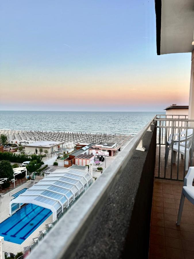 Hotel B&B Montecarlo Milano Marittima Exterior foto