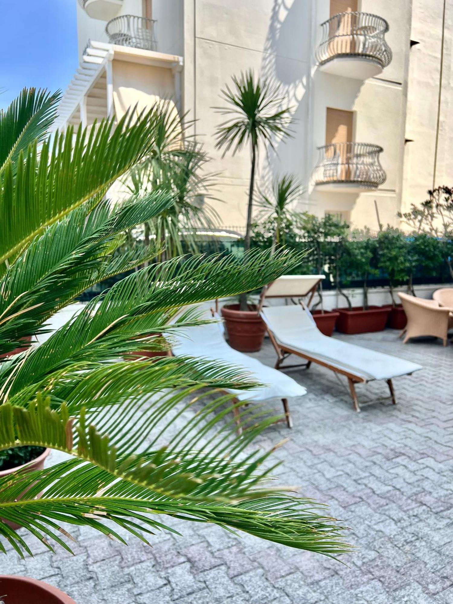 Hotel B&B Montecarlo Milano Marittima Exterior foto